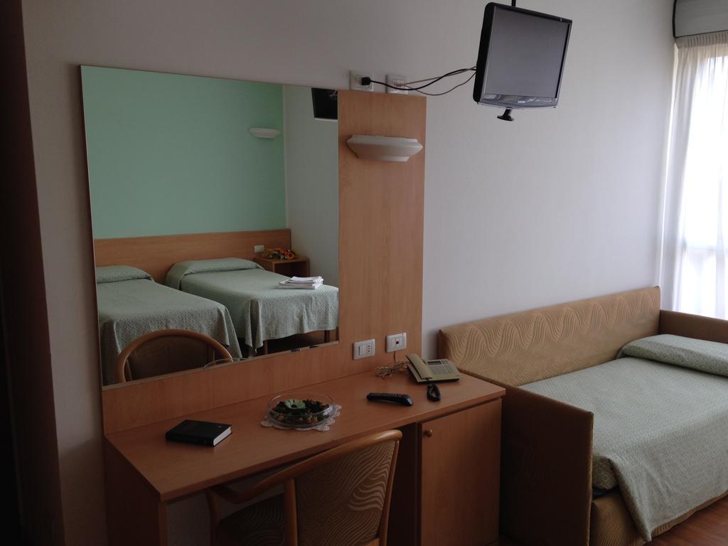 Hotel Roma Cassano Magnago Εξωτερικό φωτογραφία